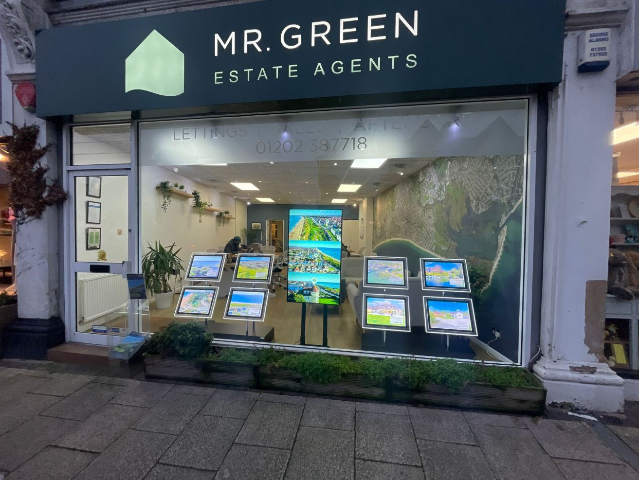 Digital Signage - Image 1