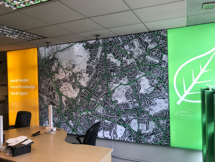 Illuminated Maps & Graphics - Image 5