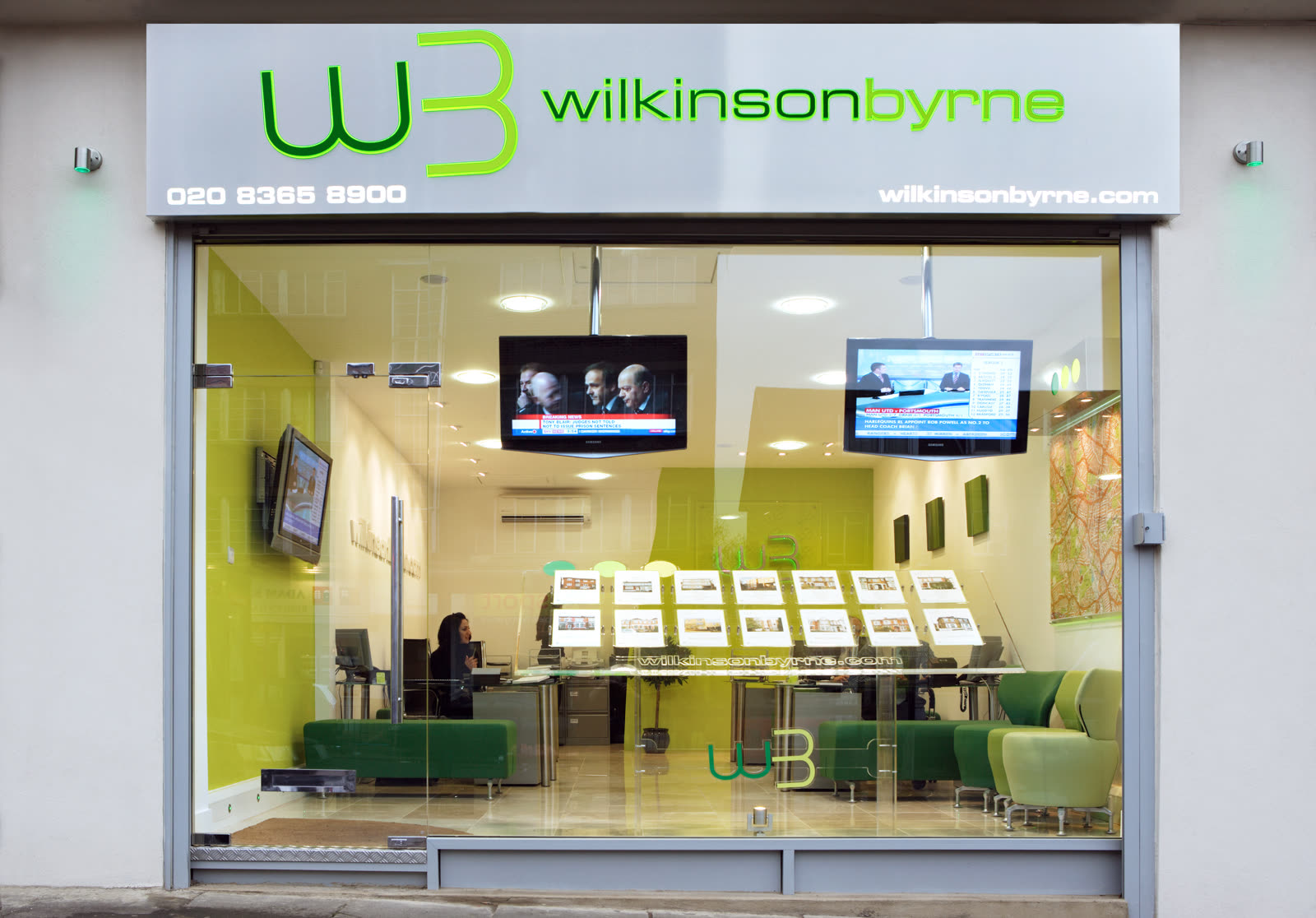 Non Illuminated Window Displays gallery 7