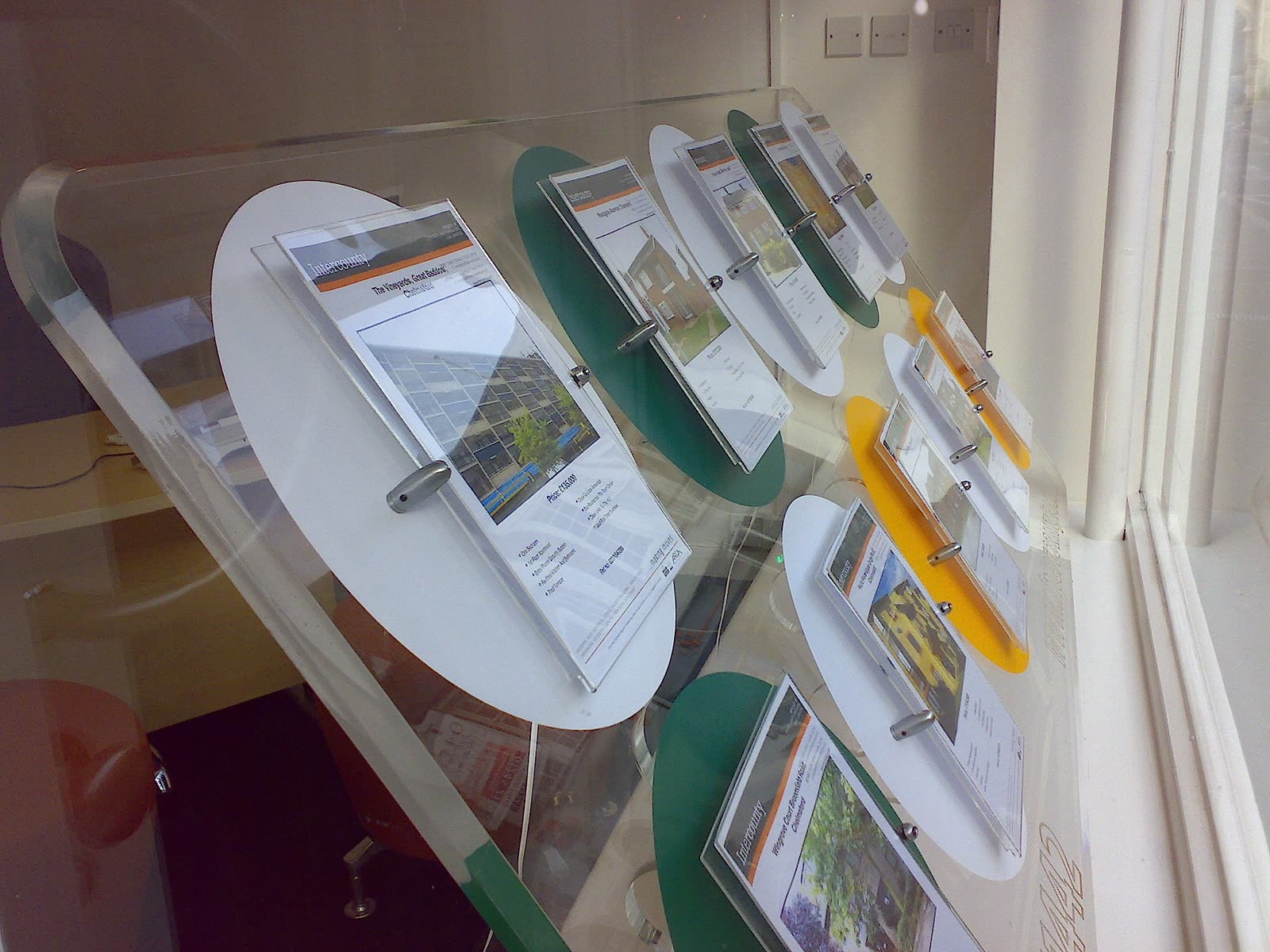 Non Illuminated Window Displays gallery 9